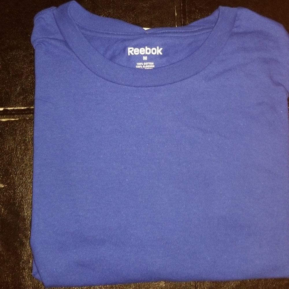 Reebook basic  shirt - Picture 2 of 4